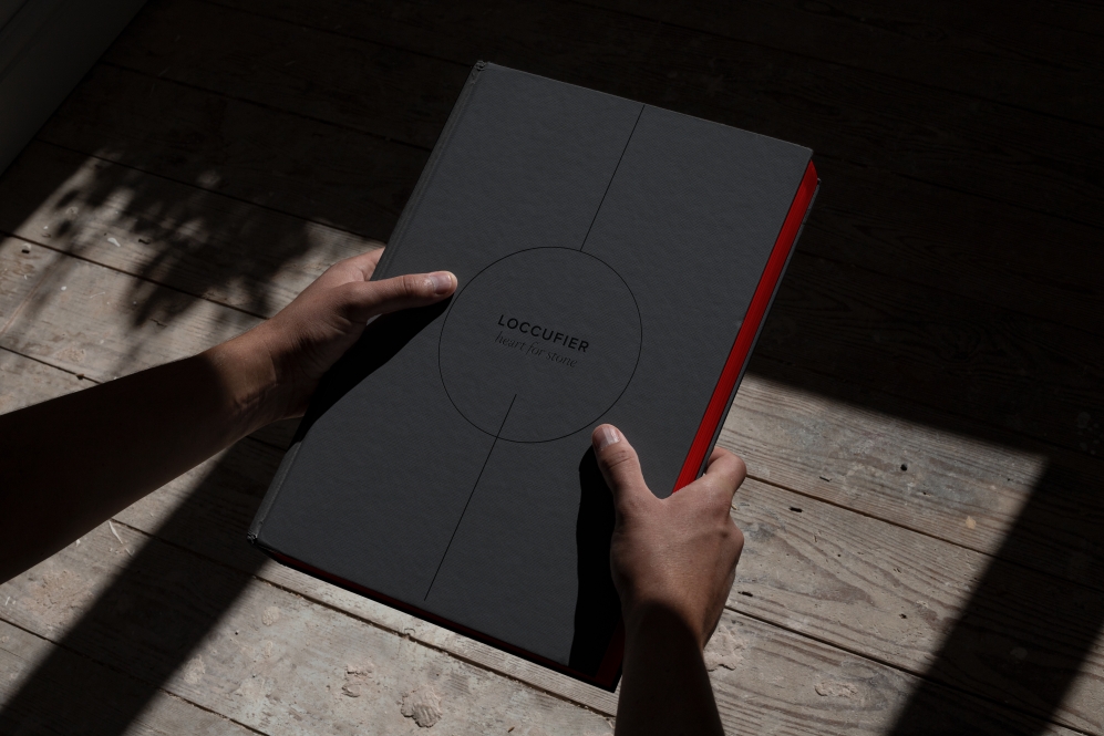Tegels Loccufier mock-up van boek